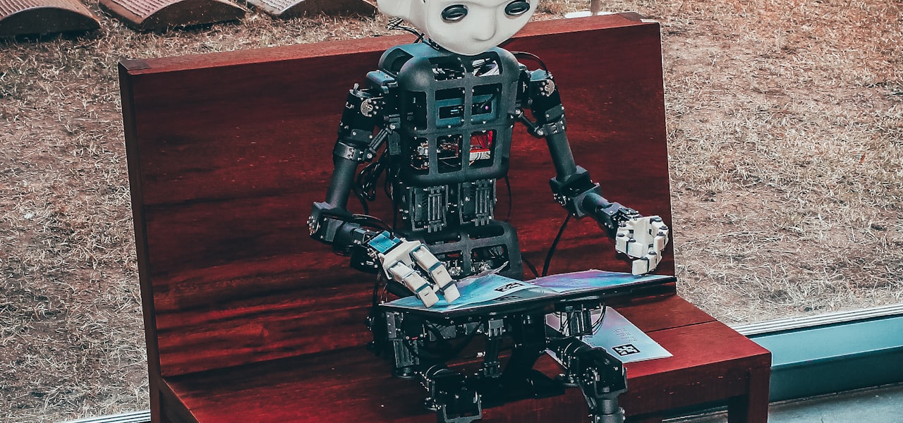 AI Virtual Assistants: Free vs Paid (2026)